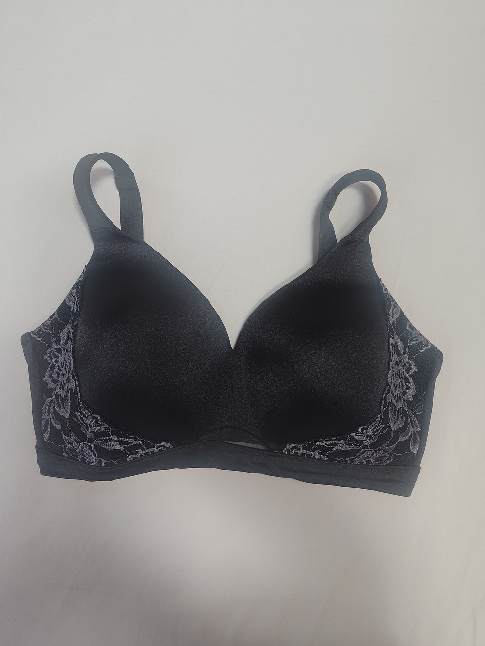 Cacique Bra 38F Lightly Lined Full Coverage Solid Black W/ Lace No Underwire